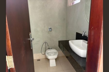 Banheiro Social 2 de casa à venda com 3 quartos, 155m² em Jardim Atlantico, Goiânia