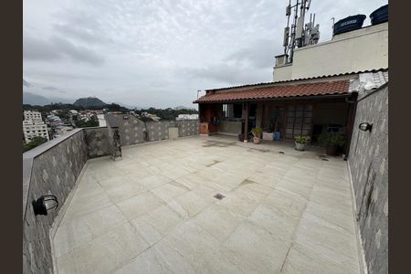 Apartamento à venda com 210m², 4 quartos e 2 vagasVaranda