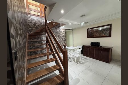 Apartamento à venda com 210m², 4 quartos e 2 vagasSala
