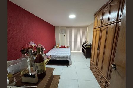 Apartamento à venda com 210m², 4 quartos e 2 vagasQuarto