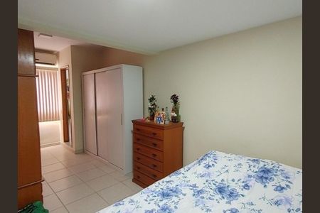 Apartamento à venda com 210m², 4 quartos e 2 vagasQuarto