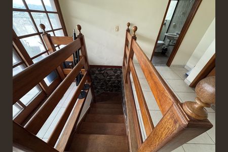 Apartamento à venda com 210m², 4 quartos e 2 vagasEscada