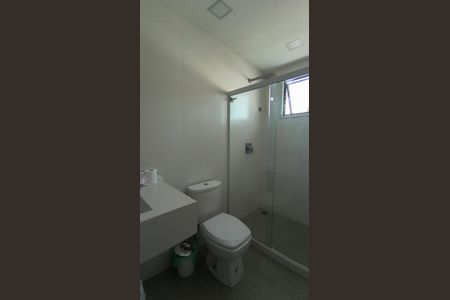 Casa de condomínio à venda com 330m², 6 quartos e 2 vagas Casa de condomínio à venda com 330m², 6 quartos e 2 vagasBanheiro da Suíte 4