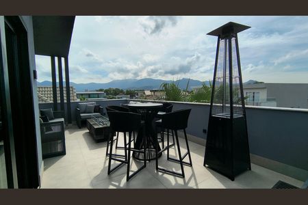 Casa de condomínio à venda com 330m², 6 quartos e 2 vagas Casa de condomínio à venda com 330m², 6 quartos e 2 vagasCobertura