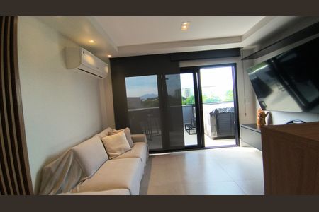 Casa de condomínio à venda com 330m², 6 quartos e 2 vagas Casa de condomínio à venda com 330m², 6 quartos e 2 vagasBerjra
