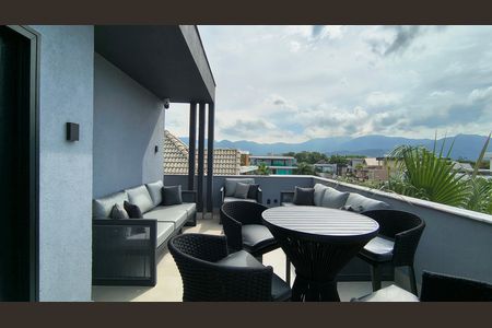 Casa de condomínio à venda com 330m², 6 quartos e 2 vagas Casa de condomínio à venda com 330m², 6 quartos e 2 vagasCobertura
