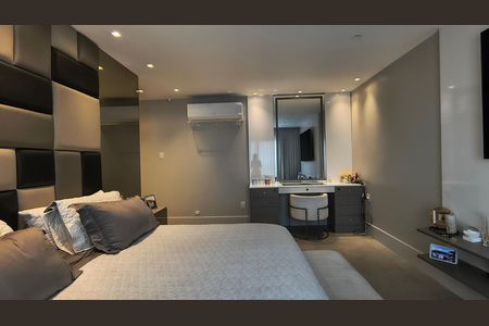 Casa de condomínio à venda com 330m², 6 quartos e 2 vagas Casa de condomínio à venda com 330m², 6 quartos e 2 vagasSuíte 1