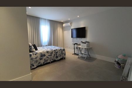 Casa de condomínio à venda com 330m², 6 quartos e 2 vagas Casa de condomínio à venda com 330m², 6 quartos e 2 vagasSuíte 3
