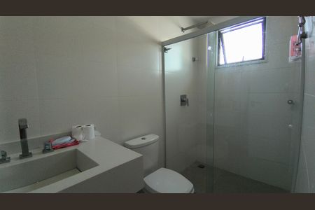 Casa de condomínio à venda com 330m², 6 quartos e 2 vagas Casa de condomínio à venda com 330m², 6 quartos e 2 vagasBanheiro da Suíte 4