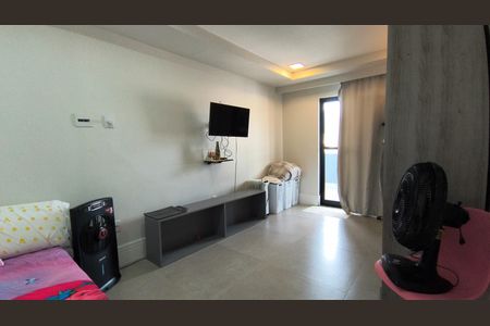 Casa de condomínio à venda com 330m², 6 quartos e 2 vagas Casa de condomínio à venda com 330m², 6 quartos e 2 vagasSuíte 4