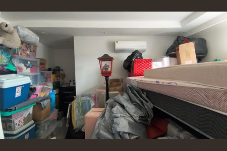 Casa de condomínio à venda com 330m², 6 quartos e 2 vagas Casa de condomínio à venda com 330m², 6 quartos e 2 vagasSuíte 5