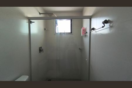 Casa de condomínio à venda com 330m², 6 quartos e 2 vagas Casa de condomínio à venda com 330m², 6 quartos e 2 vagasBanheiro da Suíte 4