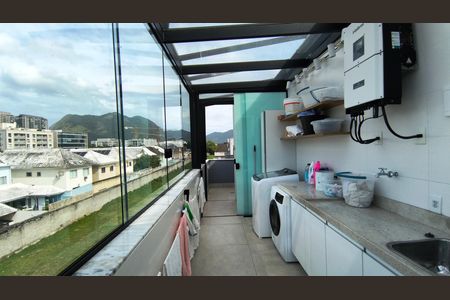 Casa de condomínio à venda com 330m², 6 quartos e 2 vagas Casa de condomínio à venda com 330m², 6 quartos e 2 vagasÁrea de Serviço