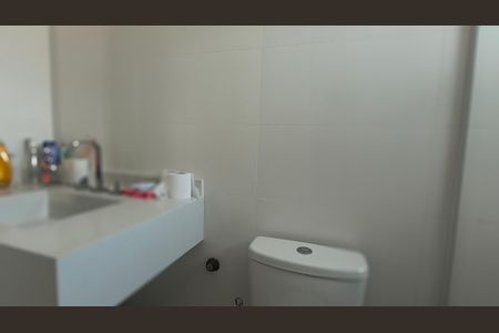 Casa de condomínio à venda com 330m², 6 quartos e 2 vagas Casa de condomínio à venda com 330m², 6 quartos e 2 vagasBanheiro da Suíte 4