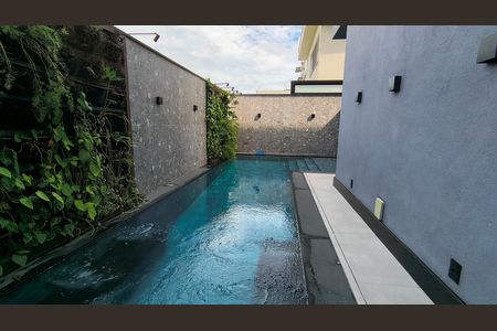 Casa de condomínio à venda com 330m², 6 quartos e 2 vagas Casa de condomínio à venda com 330m², 6 quartos e 2 vagasPiscina