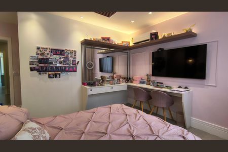 Casa de condomínio à venda com 330m², 6 quartos e 2 vagas Casa de condomínio à venda com 330m², 6 quartos e 2 vagasSuíte 2