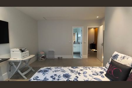 Casa de condomínio à venda com 330m², 6 quartos e 2 vagas Casa de condomínio à venda com 330m², 6 quartos e 2 vagasSuíte 3