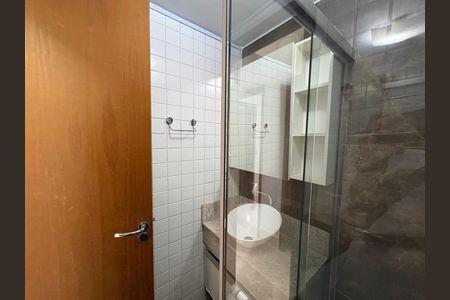 Banheiro Corredor de apartamento à venda com 3 quartos, 89m² em Parque Amazonia, Goiânia
