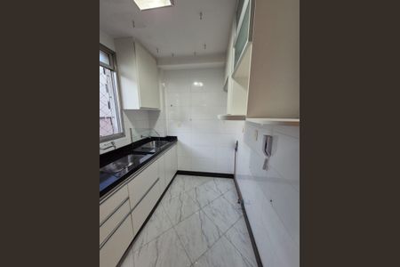 Cozinha de apartamento para alugar com 3 quartos, 61m² em Cardoso, Belo Horizonte