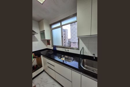 Cozinha de apartamento para alugar com 3 quartos, 61m² em Cardoso, Belo Horizonte