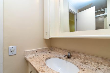 Apartamento à venda com 50m², 2 quartos e 1 vaga Apartamento à venda com 50m², 2 quartos e 1 vagaBanheiro
