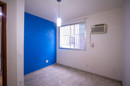 Quarto 1 de casa de condomínio para alugar com 2 quartos, 49m² em Colubandê, São Gonçalo