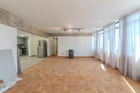 Apartamento para alugar com 150m², 4 quartos e 1 vaga Apartamento para alugar com 150m², 4 quartos e 1 vagaSala
