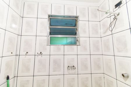 Banheiro de casa para alugar com 1 quarto, 35m² em Vila Santa Ines, São Paulo