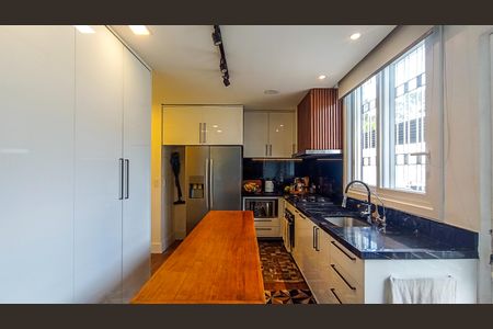Casa à venda com 170m², 3 quartos e 3 vagas Casa à venda com 170m², 3 quartos e 3 vagasCozinha