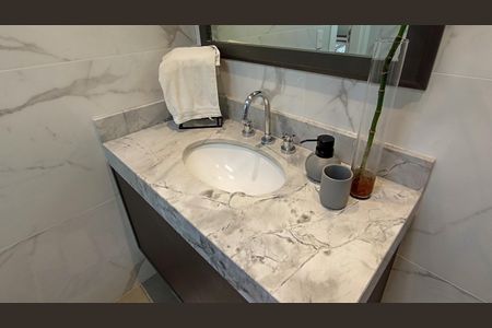 Casa à venda com 170m², 3 quartos e 3 vagas Casa à venda com 170m², 3 quartos e 3 vagasBanheiro suite