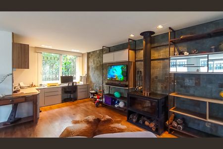 Casa à venda com 170m², 3 quartos e 3 vagas Casa à venda com 170m², 3 quartos e 3 vagasSala