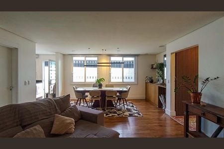 Casa à venda com 170m², 3 quartos e 3 vagas Casa à venda com 170m², 3 quartos e 3 vagasSala