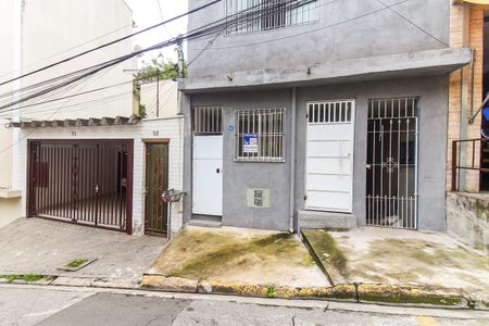 Casa para alugar com 35m², 1 quarto e sem vaga Casa para alugar com 35m², 1 quarto e sem vagaFachada + Placa