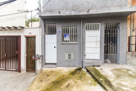 Casa para alugar com 35m², 1 quarto e sem vaga Casa para alugar com 35m², 1 quarto e sem vagaFachada + Placa