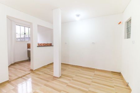Sala/Quarto de casa para alugar com 1 quarto, 35m² em Jardim Itapemirim, São Paulo