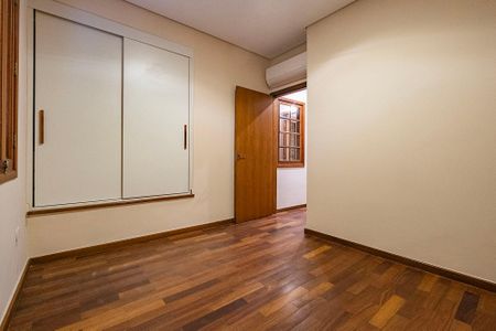 Casa para alugar com 96m², 4 quartos e 1 vaga Casa para alugar com 96m², 4 quartos e 1 vagaQuarto 4