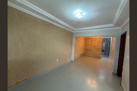 Casa à venda com 60m², 1 quarto e 1 vaga