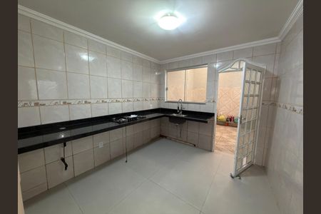 Casa à venda com 60m², 1 quarto e 1 vaga