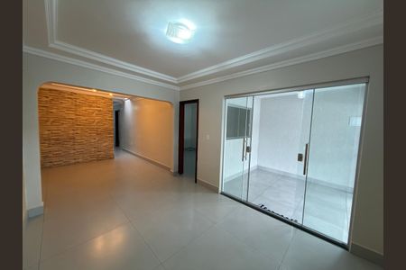 Casa à venda com 60m², 1 quarto e 1 vaga