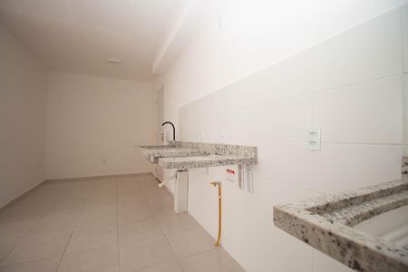 Apartamento à venda com 45m², 2 quartos e 1 vaga Apartamento à venda com 45m², 2 quartos e 1 vagaCozinha e Área de Serviço