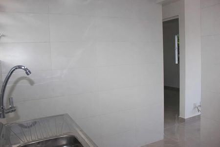 Cozinha de casa para alugar com 1 quarto, 60m² em Jardim Adriana, Guarulhos