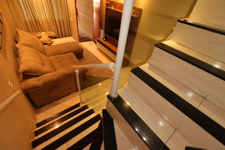 Casa à venda com 165m², 4 quartos e 2 vagasEscada
