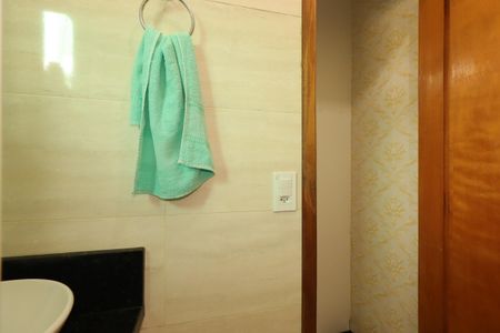 Casa à venda com 165m², 4 quartos e 2 vagasBanheiro da Suíte 2