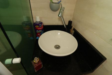 Casa à venda com 165m², 4 quartos e 2 vagasBanheiro da Suíte 2 - Pia