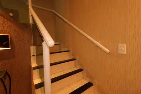 Casa à venda com 165m², 4 quartos e 2 vagasEscada