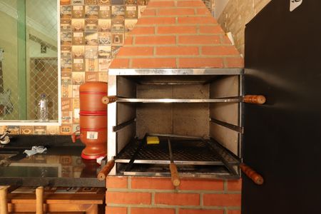 Casa à venda com 165m², 4 quartos e 2 vagasÁrea Gourmet - Churrasqueira