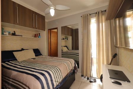 Casa à venda com 165m², 4 quartos e 2 vagasSuíte 2