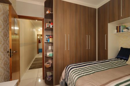 Casa à venda com 165m², 4 quartos e 2 vagasSuíte 2