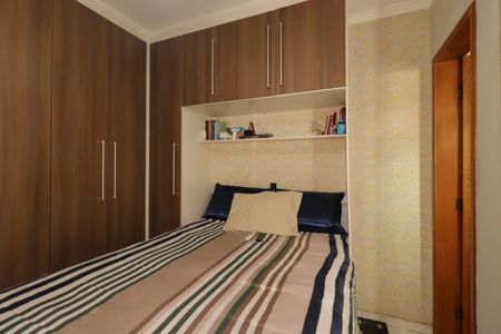 Casa à venda com 165m², 4 quartos e 2 vagasSuíte 2