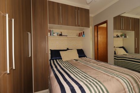 Casa à venda com 165m², 4 quartos e 2 vagasSuíte 2